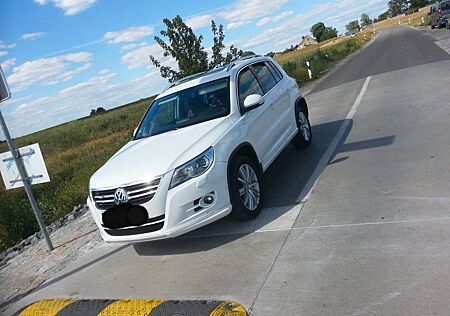 VW Tiguan Volkswagen 2.0 TSI 147kW 4MOTION Track & Avenue ...