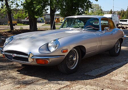 Jaguar E-Type S-II FHC in very good condition