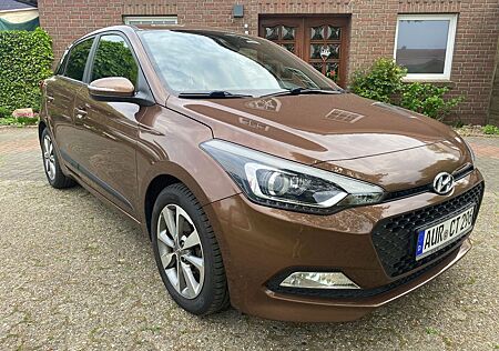 Hyundai i20 1.2 Trend Voll Gepflegt Tüv Scheckheft uvm,
