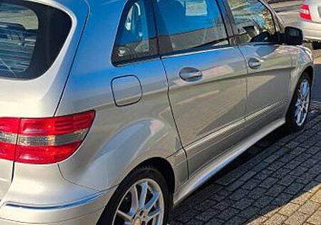 Mercedes-Benz B 170 Autotronic - Automatik 8-fach bereift