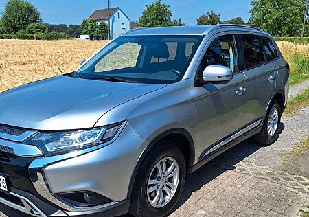 Mitsubishi Outlander 2.0 MIVEC Diamant Edition ClearTec...