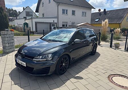 VW Golf Volkswagen 2.0 TDI GTD Variant DSG*Pano*AHK*Kamera