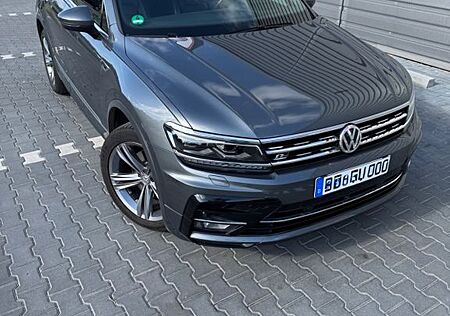 VW Tiguan Volkswagen ,VOLLAUST.,R-LINE, 4MOTION,HUD,STHZ,D