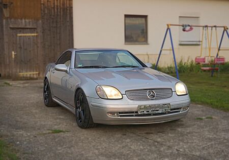 Mercedes-Benz 200 SLK | TÜV 07/2027 | Neue Reifen+Felgen