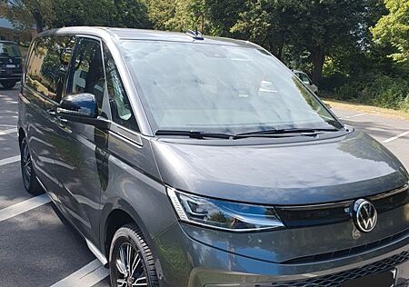 VW T7 Multivan Volkswagen , kurze Version, kurzer Überhang
