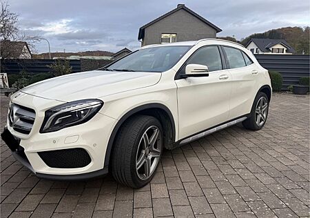 Mercedes-Benz GLA 200 AMG Line