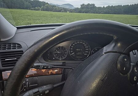 Mercedes-Benz E 220 CDI T ELEGANCE Elegance