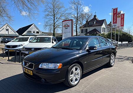 Volvo S60 2.4 DRIVERS EDITION / LEDER / NAVI / CRUISE