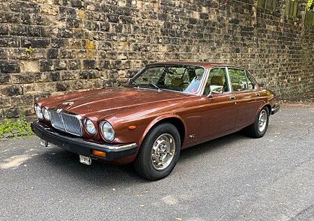 Jaguar XJ12