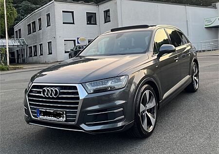 Audi Q7 ultra 3.0 TDI quattro 3xS-Line 7 Sitze Pano