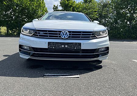 VW Passat Volkswagen 2.0 TDI SCR 140kW DSG Highline Highline