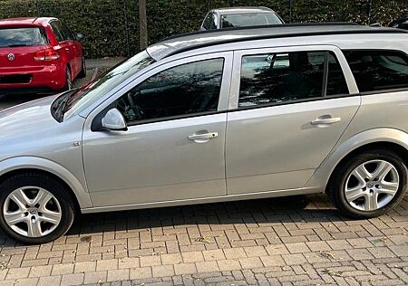 Opel Astra Caravan 1.7 CDTI Edition 111 Jahre 92k...