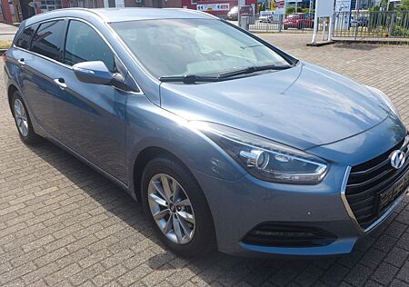 Hyundai i40 CW Blue Trend- 1.HAND-NAVI-PDC-KLIMAAUTOMATI