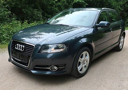 Audi A3 Sportback 1.6 TDI Attraction - 72000km