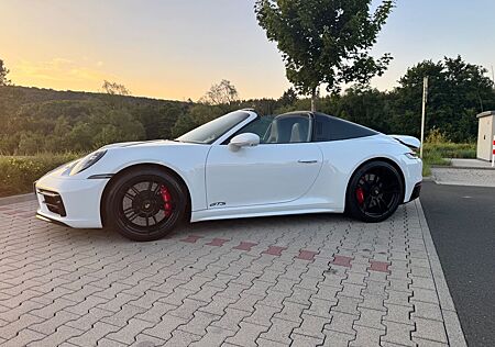 Porsche 992 Targa 4 GTS approved 08/26- Burmester , VOLL