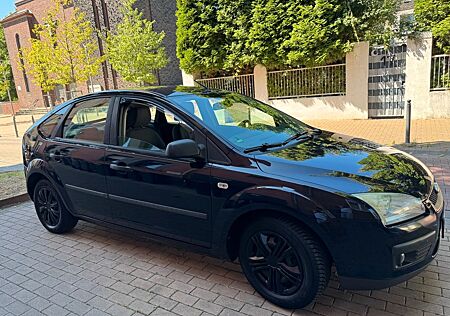 Ford Focus 1,6 Ambiente Ambiente