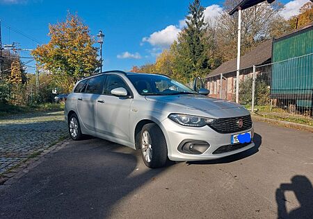 Fiat Tipo 1.4 T-Jet EASY EASY