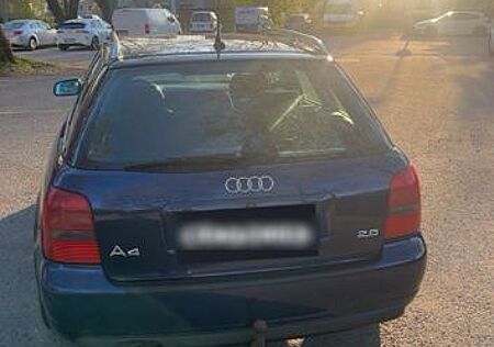 Audi A4 2.8 quattro Avant -