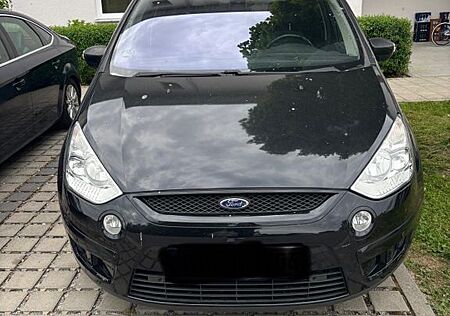 Ford S-Max 2,0 TDCi 103kW DPF Titanium Titanium