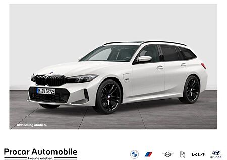 BMW 330e Touring M Sport AHK PANO ACC