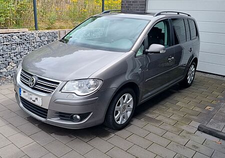 VW Touran Volkswagen 2.0 TDI DSG R-Line SH SHZ SAD