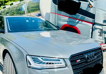Audi S8 plus,NP 162.045 €, ACC,CERAMIC,Individuallack
