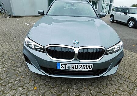 BMW 318d .A.Touring+ Automatik+Navigation+DAB+PDC+