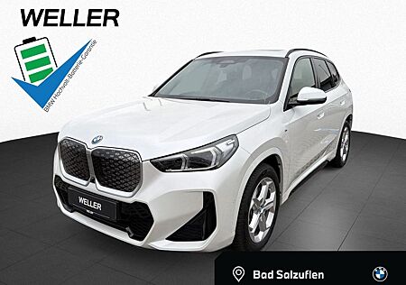 BMW iX1 xDrive30 M Sport Pano,AHK,DAPro,H/K,HUD