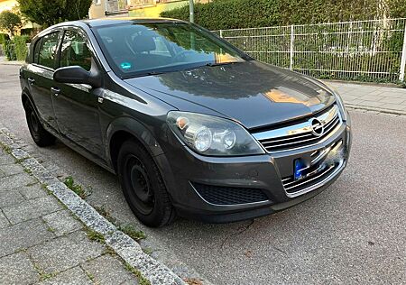 Opel Astra 1.4 grau 90 PS Benzin, 5 T. BJ 2009 158Tkm