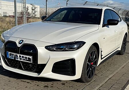 BMW i4 eDrive40 M Sport M Sport PRO mit Zertifikat