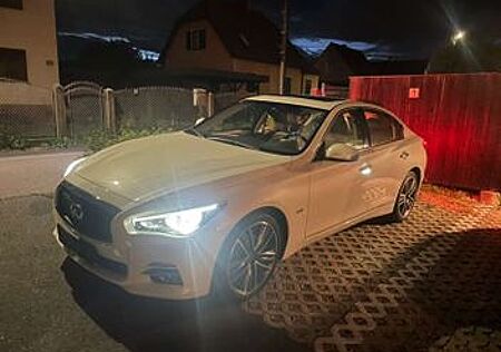 Infiniti Q50 2.2d Automatik -