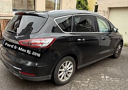 Ford S-Max 2,0 TDCi 132kW Titanium PowerShift Tit...