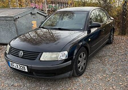 VW Passat Volkswagen 1.8 T Basis