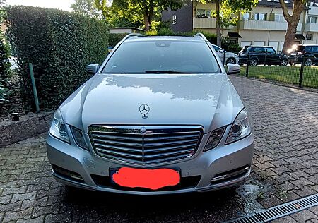 Mercedes-Benz E 220 CDI T BlueEFFICIENCY ELEGANCE