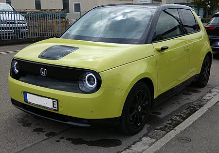 Honda e 100kW LED Navi Panoramadach AC/DC