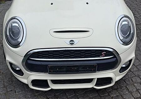 Mini Cooper S F55, Pepper White, Vollleder braun
