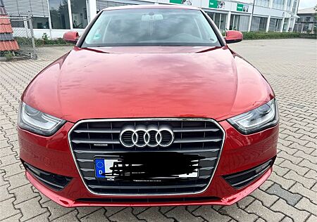 Audi A4 2.0 TFSI S tronic quattro Attraction Attr...
