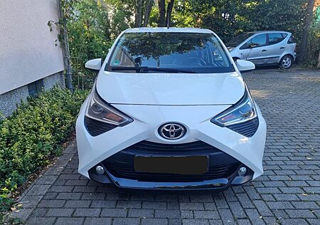 Toyota Aygo (X) Aygo (X) 1,0-l-VVT-i Team Deutschland Team D...