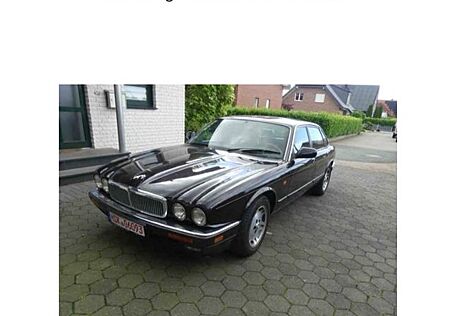 Jaguar XJ6 3.2 X300