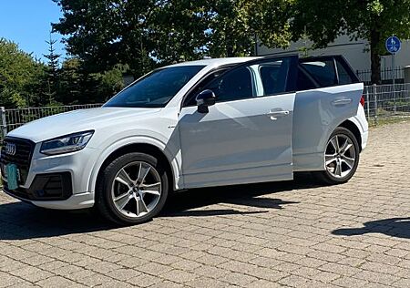Audi Q2 35 TFSI S tronic S line AHK DSG Leder 8x Alu