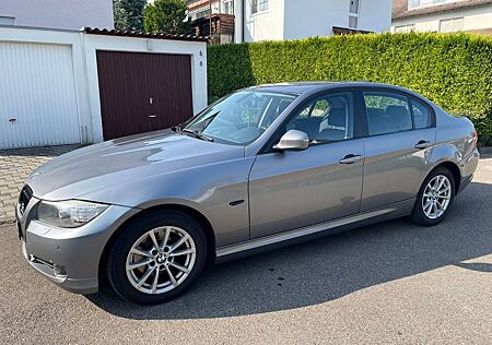BMW 318i LCI | AUTOMATIK | LEDER | NAVI |SCHIEBEDACH
