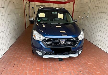 Dacia Lodgy Blue dCi 115 Stepway 5 Sitzer Diesel