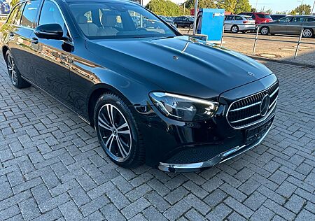 Mercedes-Benz E 220 E -Klasse T-Modell d *AVANTGARDE*