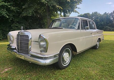 Mercedes-Benz E 220 SEB W111 AUTOMATIK SSD OLDTIMER 2.Hand