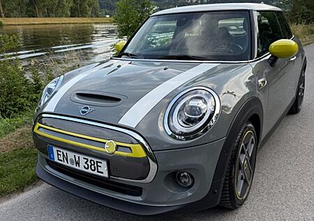 Mini Cooper SE Trim XL Vollausstattung und Garantie
