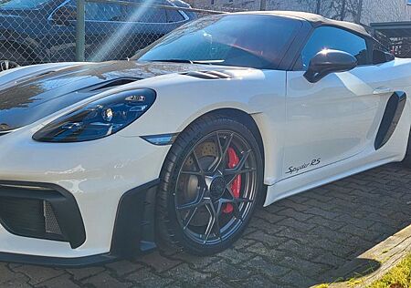 Porsche 718 Spyder RS Weissach Lift