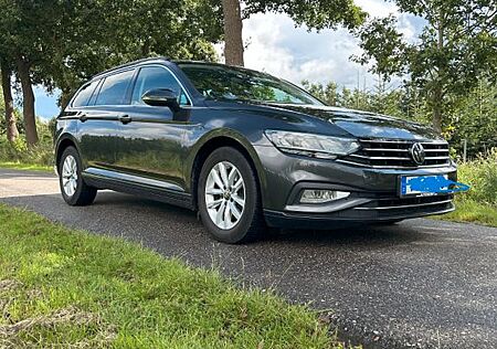 VW Passat Variant Volkswagen 2.0 TDI SCR DSG Business Vari...