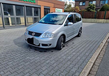 VW Touran Volkswagen 1.6 FSI Highline 7-Sitzer Leder Navi