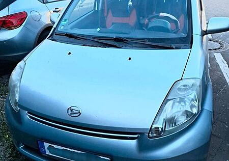 Daihatsu Sirion 1.0 -