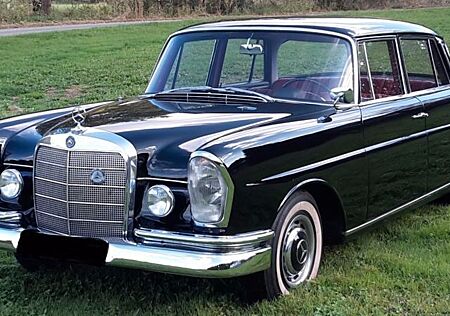 Mercedes-Benz 220 Mercedes 220Sb Heckflosse